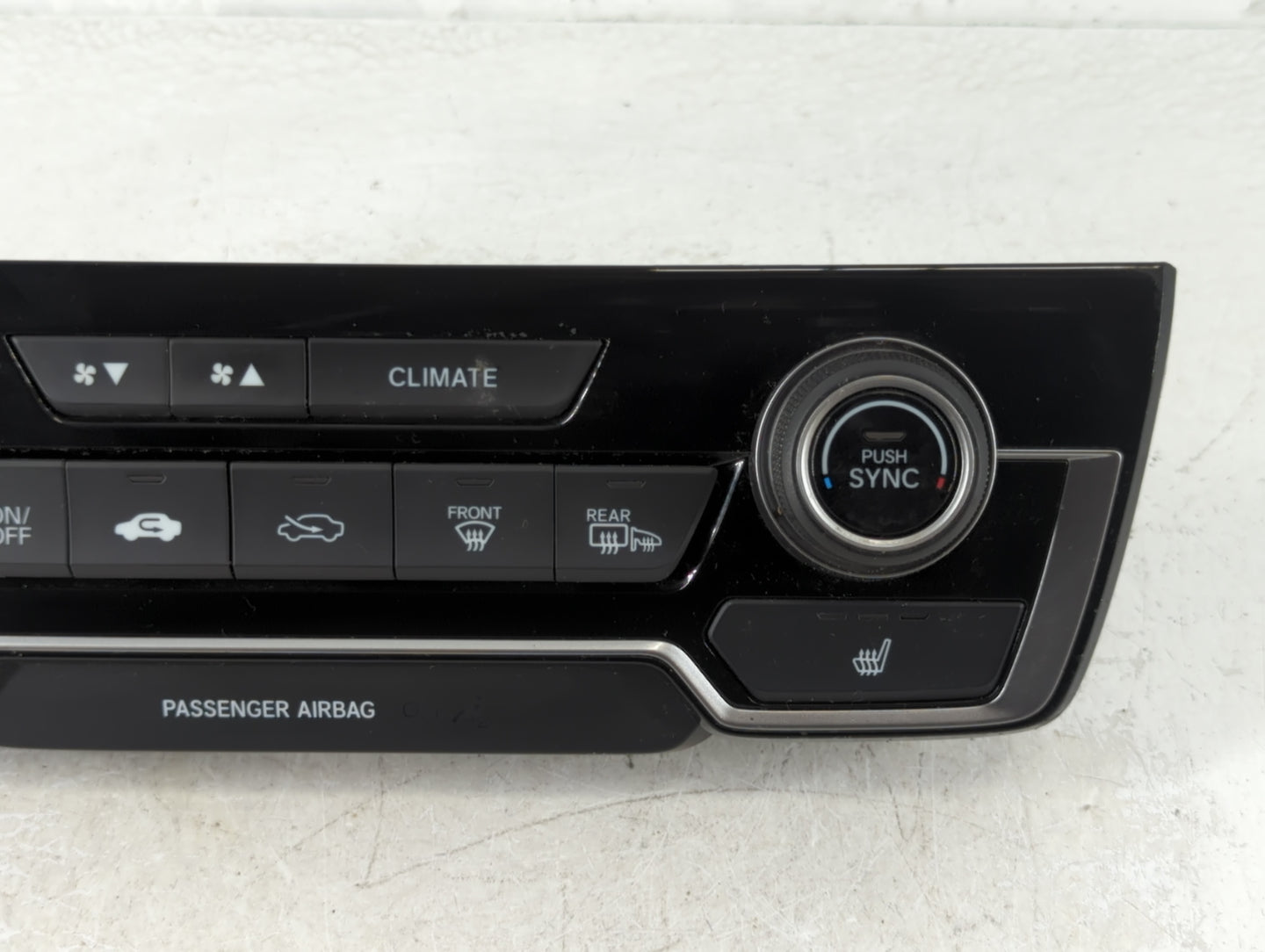 2017-2022 Honda Cr-V Climate Control Module Temperature AC/Heater Replacement P/N:28319161253 NH900L Fits OEM Used Auto Part