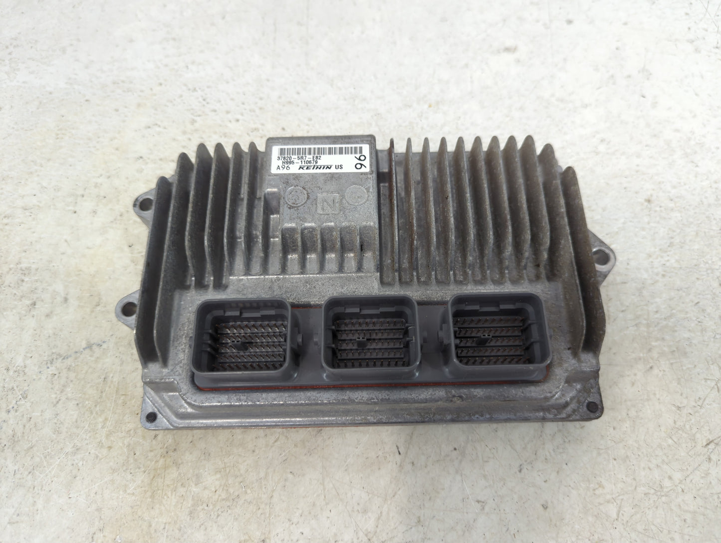 2018-2019 Honda Fit PCM Engine Control Computer ECU ECM PCU OEM P/N:37820-5R7-E82 Fits Fits 2018 2019 OEM Used Auto Parts - 
