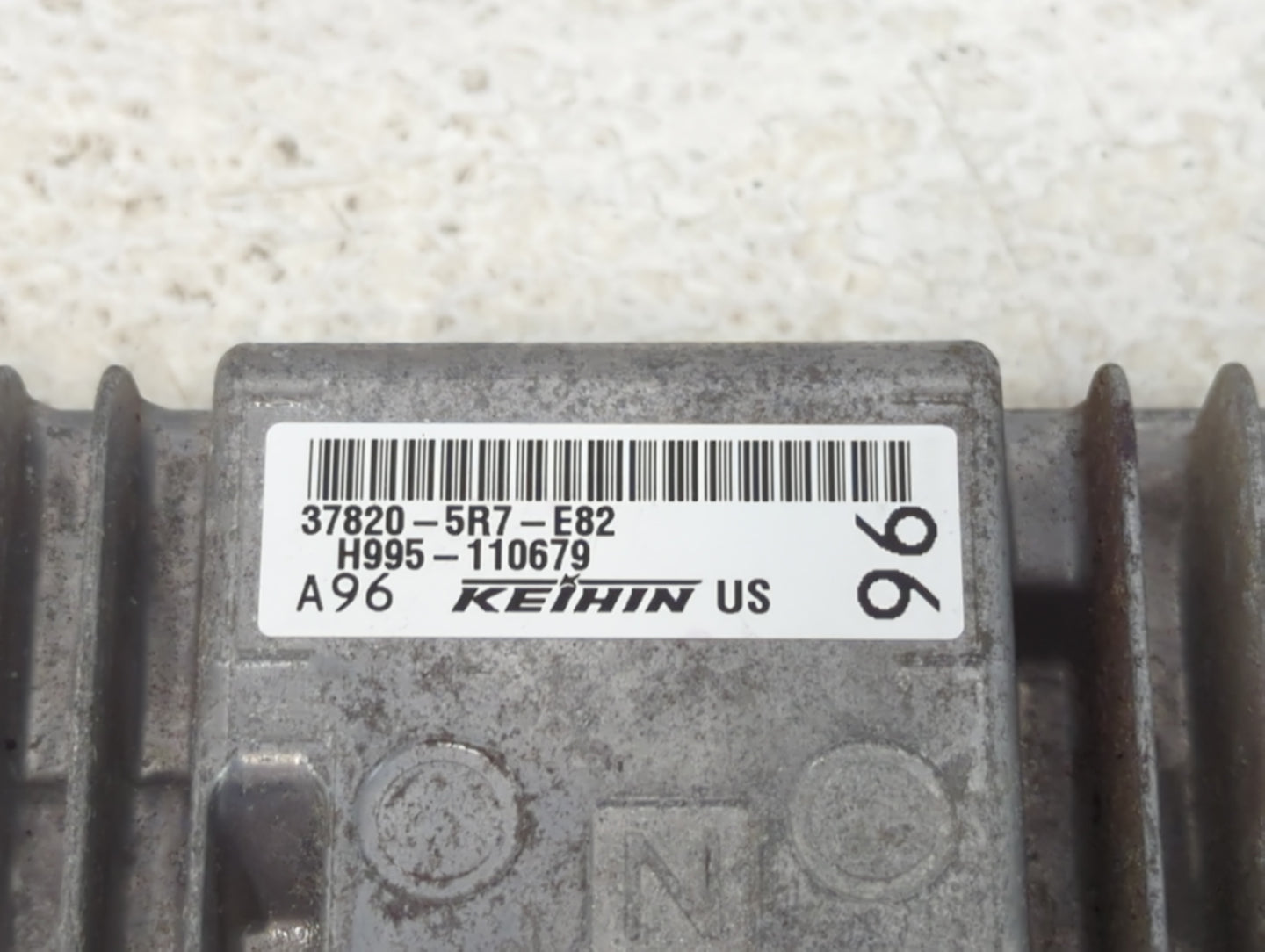 2018-2019 Honda Fit PCM Engine Control Computer ECU ECM PCU OEM P/N:37820-5R7-E82 Fits Fits 2018 2019 OEM Used Auto Parts - 