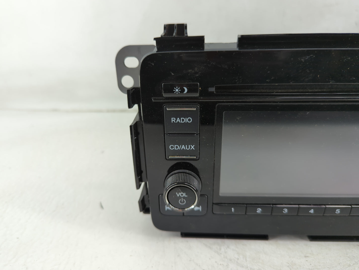 2018 Honda Hr-V Radio AM FM Cd Player Receiver Replacement P/N:39100-T7W-A110-M1 Fits OEM Used Auto Parts - Oemusedautoparts