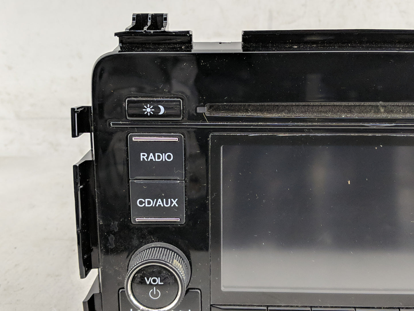 2018 Honda Hr-V Radio AM FM Cd Player Receiver Replacement P/N:39100-T7W-A11 Fits OEM Used Auto Parts - Oemusedautoparts1.co