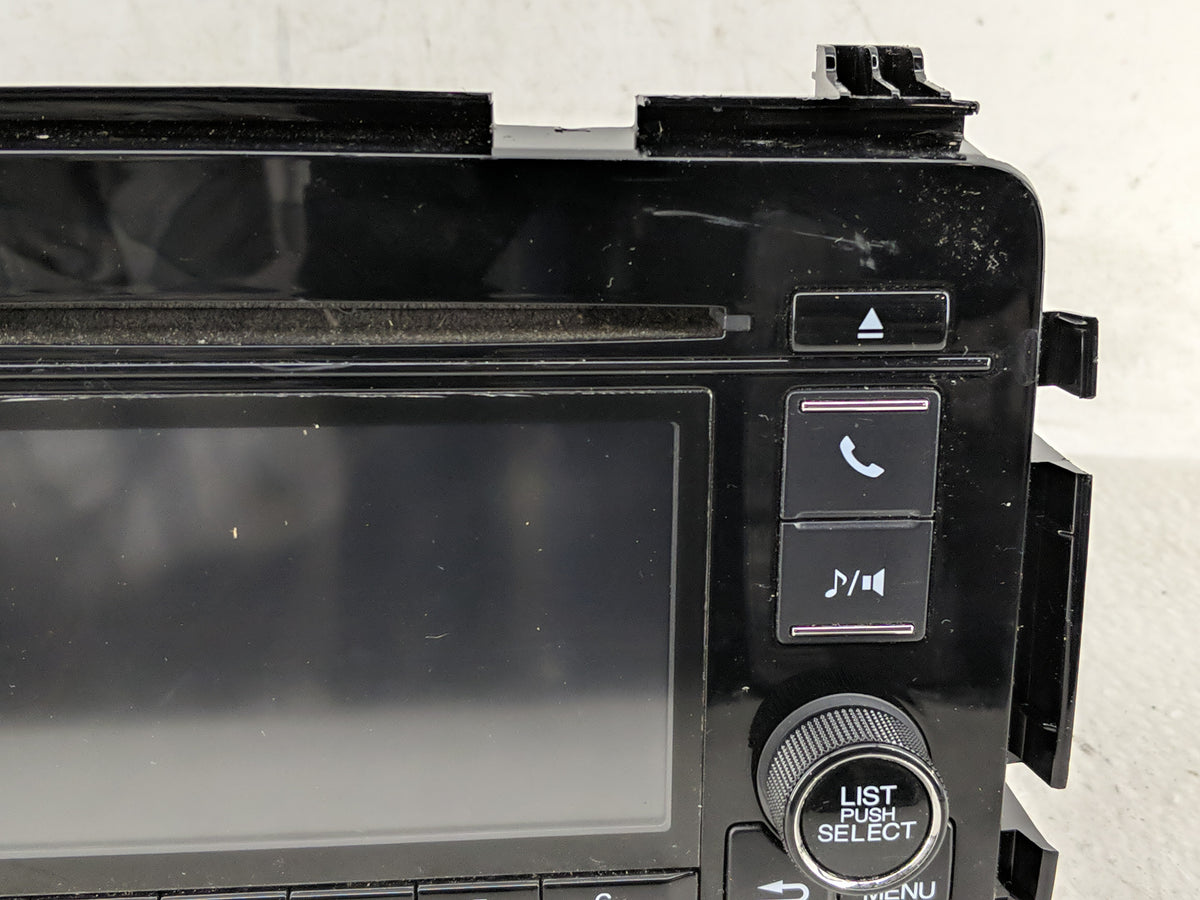 2018 Honda Hr-V Radio AM FM Cd Player Receiver Replacement P/N:39100-T7W-A11 OEM Used Auto Parts - Oemusedautoparts1.com