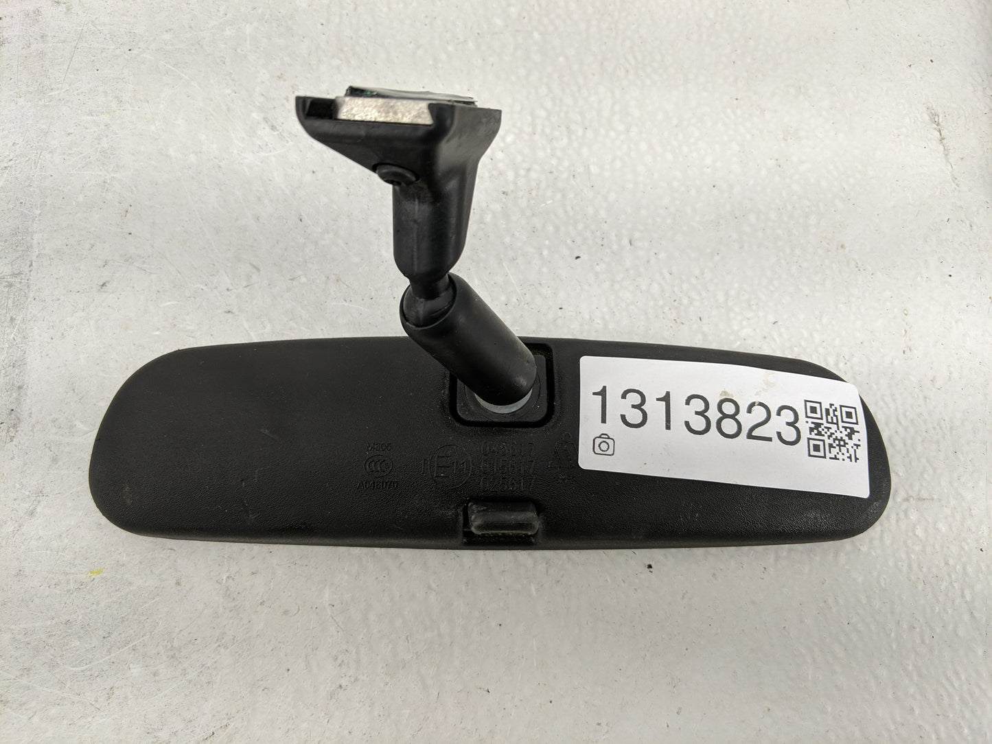 2016-2022 Honda Hr-V Interior Rear View Mirror Replacement OEM P/N:E1025617 E1015617 Fits OEM Used Auto Parts - Oemusedautop