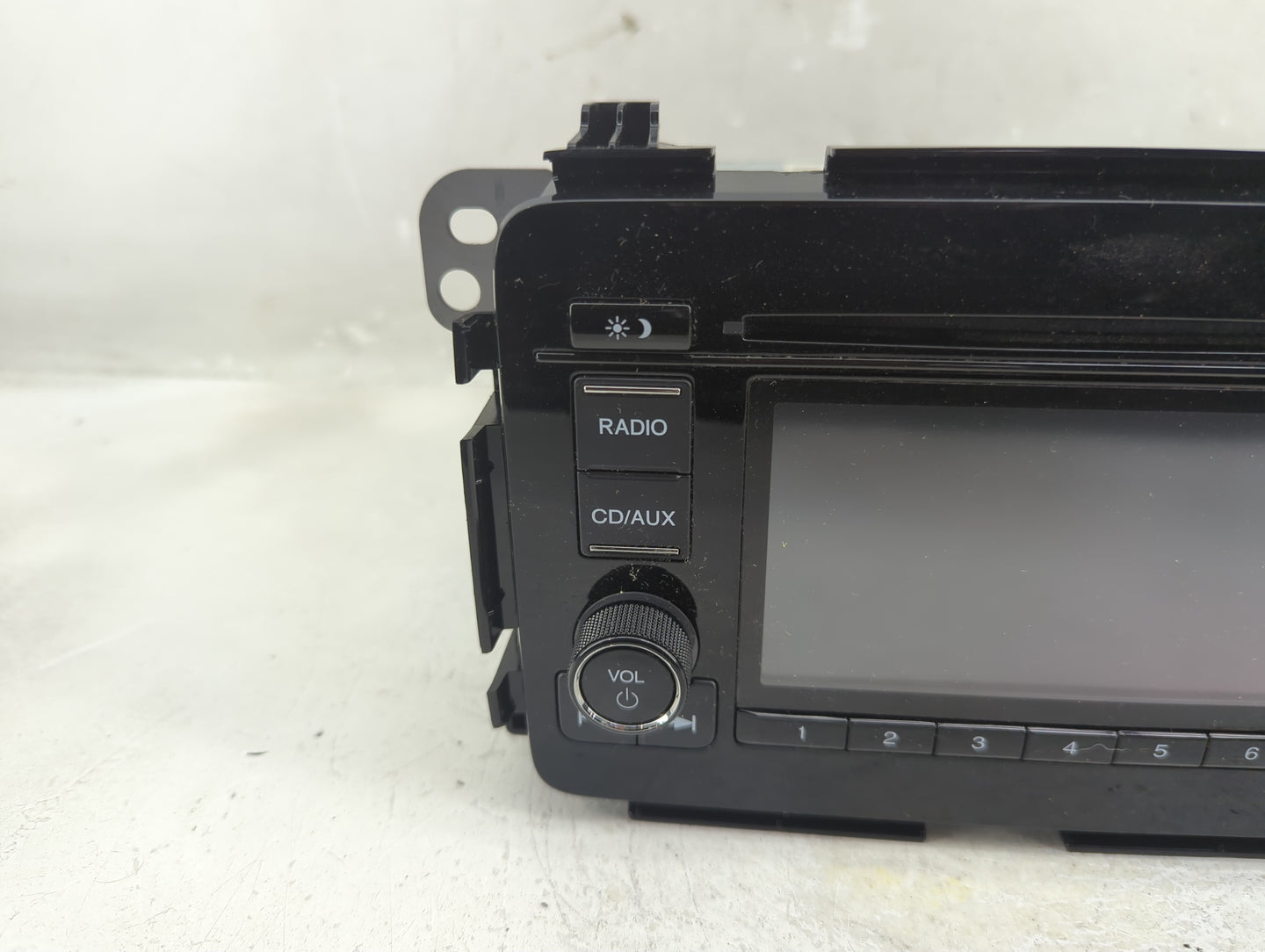 2018 Honda Hr-V Radio AM FM Cd Player Receiver Replacement P/N:39100-T7W-A110-M1 Fits OEM Used Auto Parts - Oemusedautoparts