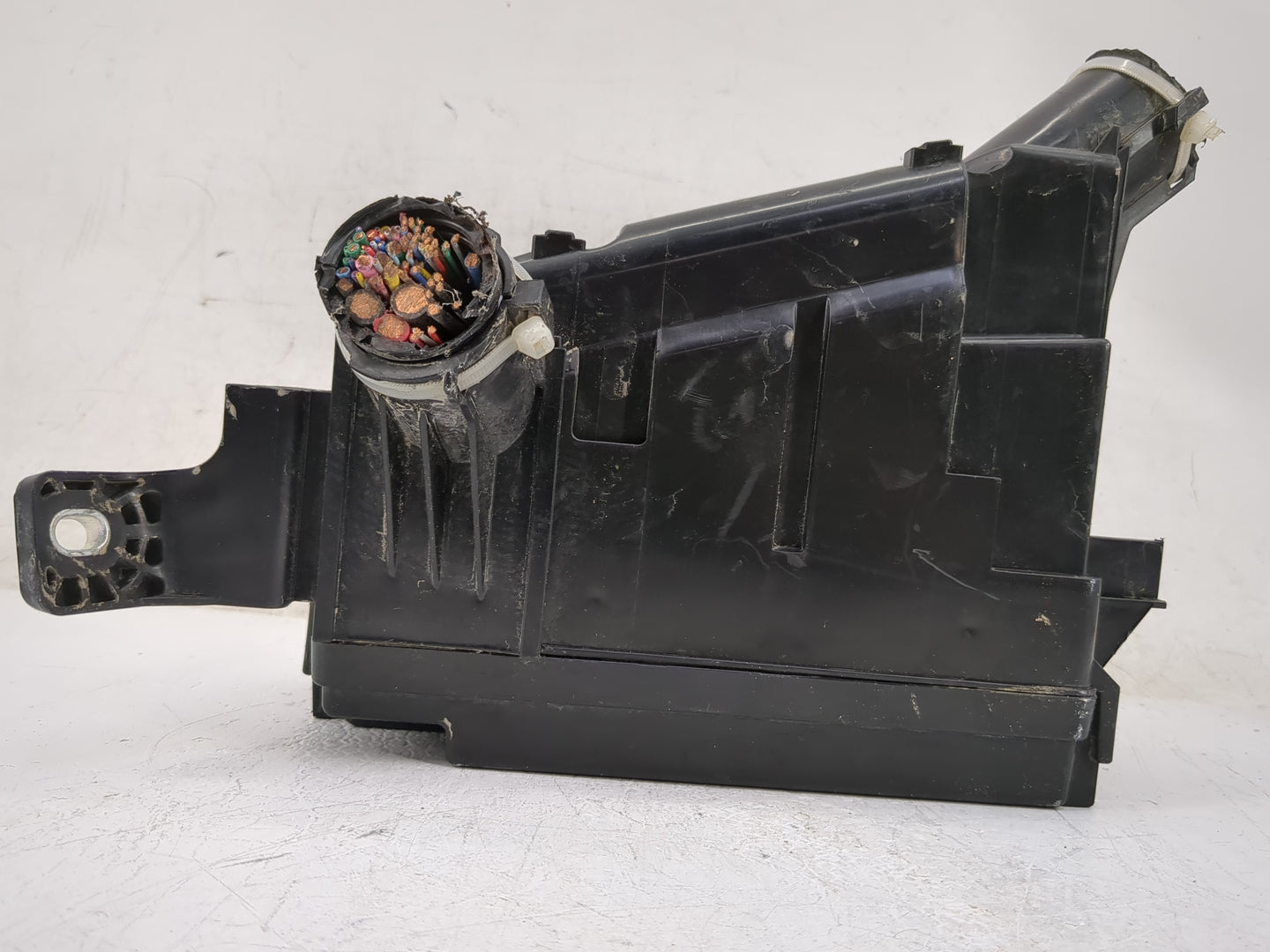 2016-2018 Honda Hr-V Fusebox Fuse Box Panel Relay Module Fits Fits 2016 2017 2018 OEM Used Auto Parts - Oemusedautoparts1.co