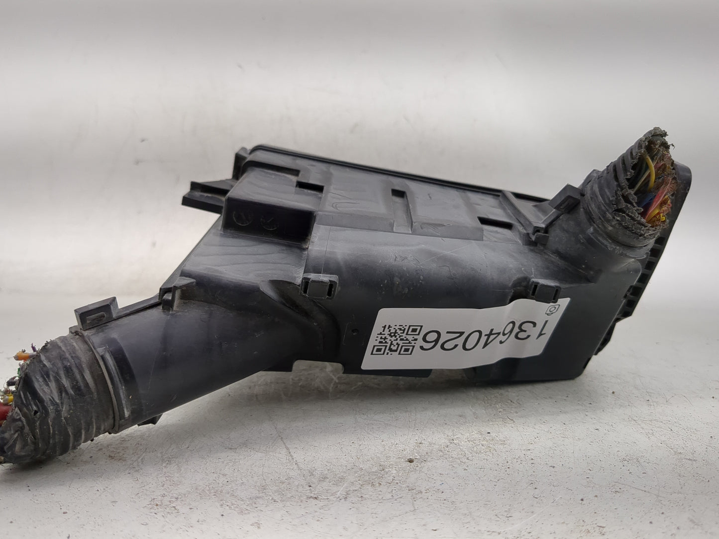 2016-2018 Honda Hr-V Fusebox Fuse Box Panel Relay Module P/N:32120-T7SA31 Fits Fits 2016 2017 2018 OEM Used Auto Parts - Oem