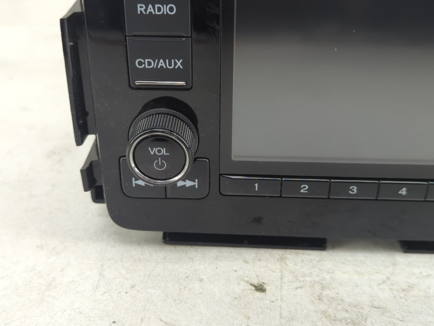 2018 Honda Hr-V Radio AM FM Cd Player Receiver Replacement P/N:39100-T7W-A110-M1 Fits OEM Used Auto Parts - Oemusedautoparts