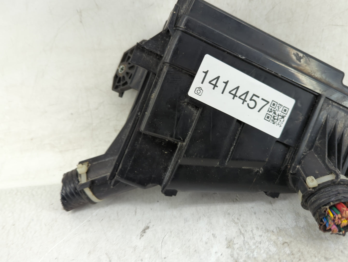 2016-2018 Honda Hr-V Fusebox Fuse Box Panel Relay Module Fits Fits 2016 2017 2018 OEM Used Auto Parts - Oemusedautoparts1.co
