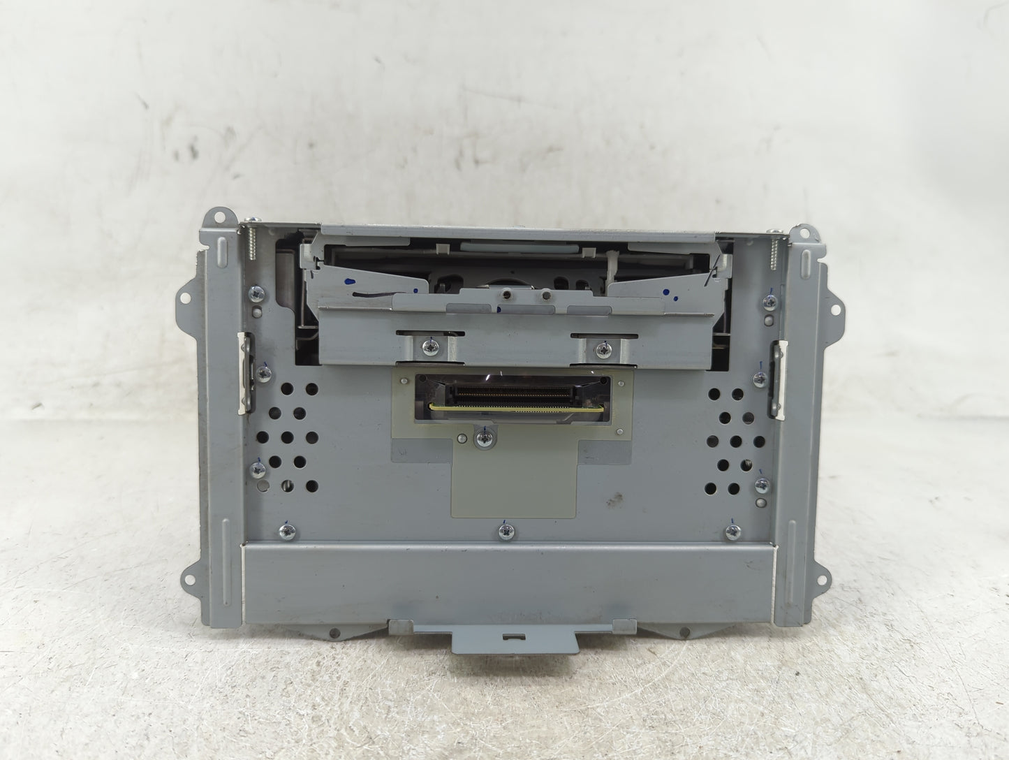 2018 Honda Hr-V Radio AM FM Cd Player Receiver Replacement P/N:39100-T7W-A310-M1 Fits OEM Used Auto Parts - Oemusedautoparts