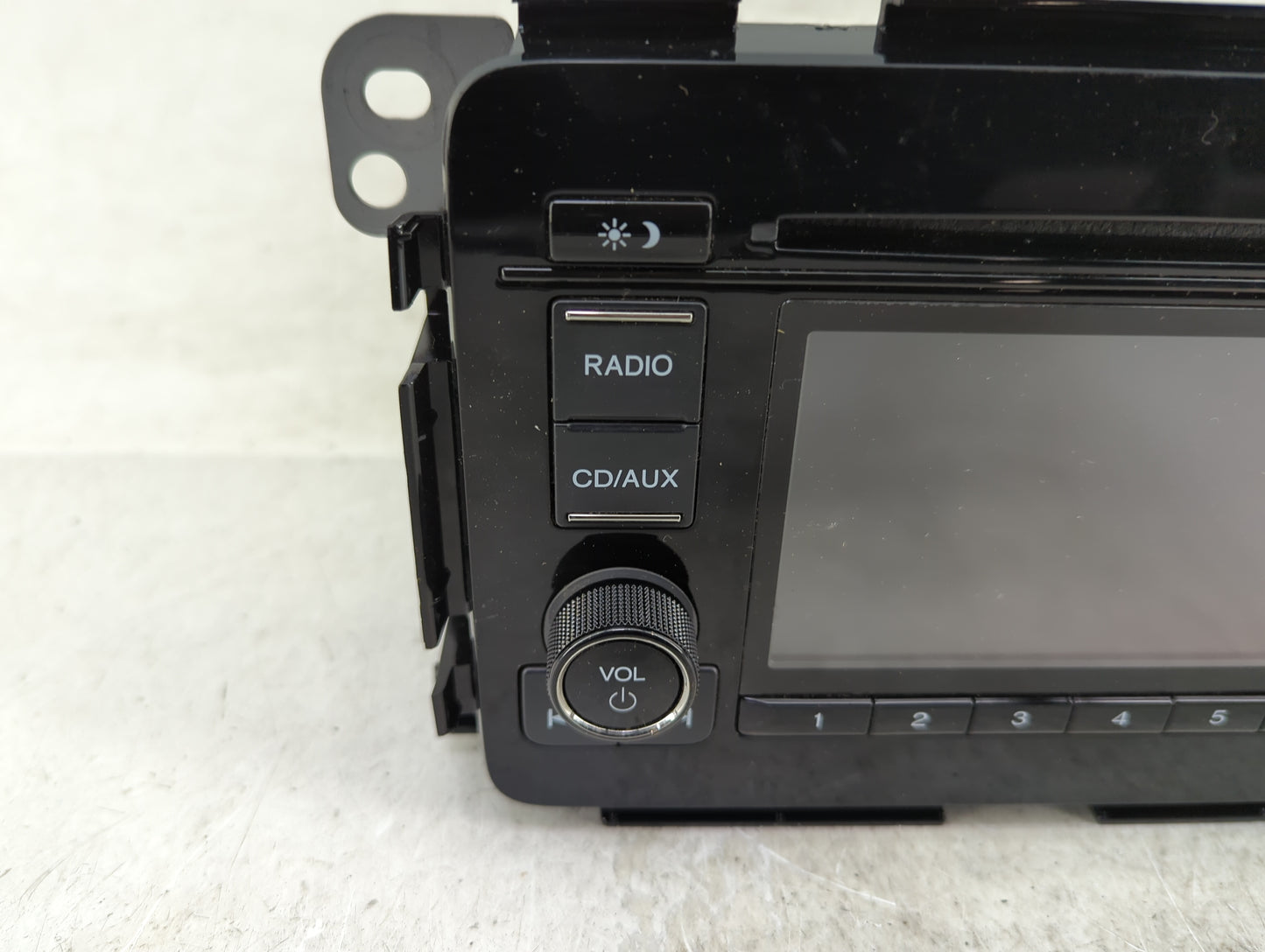 2018 Honda Hr-V Radio AM FM Cd Player Receiver Replacement P/N:39100-T7W-A110-M1 Fits OEM Used Auto Parts - Oemusedautoparts