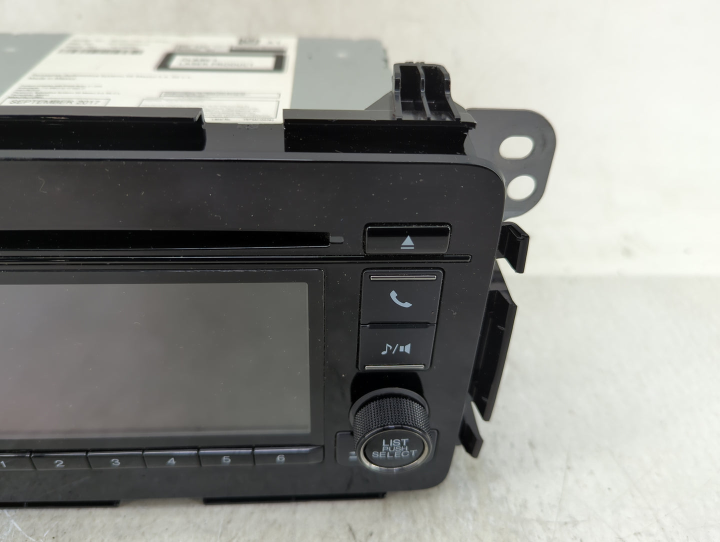 2018 Honda Hr-V Radio AM FM Cd Player Receiver Replacement P/N:39100-T7W-A110-M1 Fits OEM Used Auto Parts - Oemusedautoparts