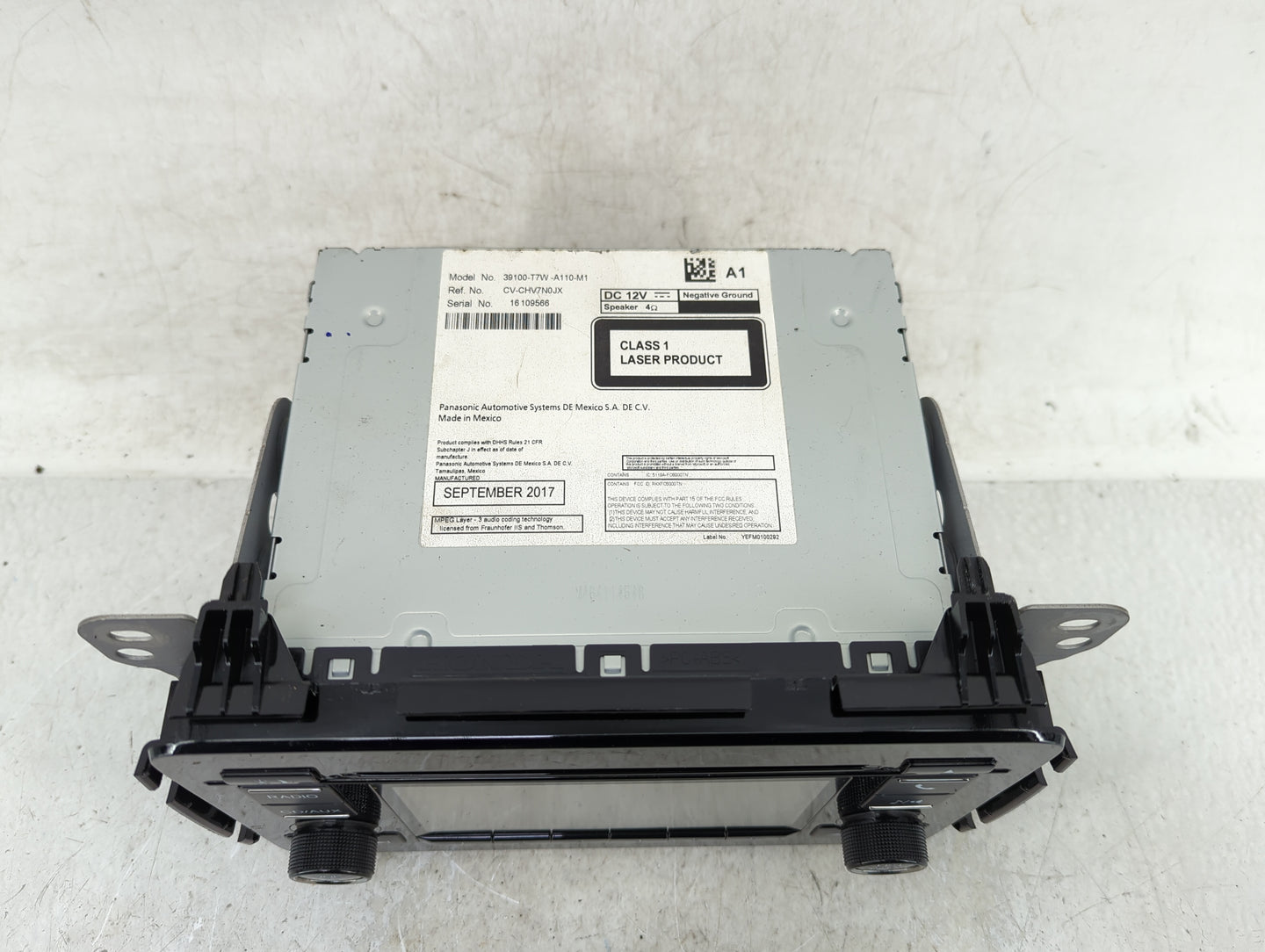 2018 Honda Hr-V Radio AM FM Cd Player Receiver Replacement P/N:39100-T7W-A110-M1 Fits OEM Used Auto Parts - Oemusedautoparts