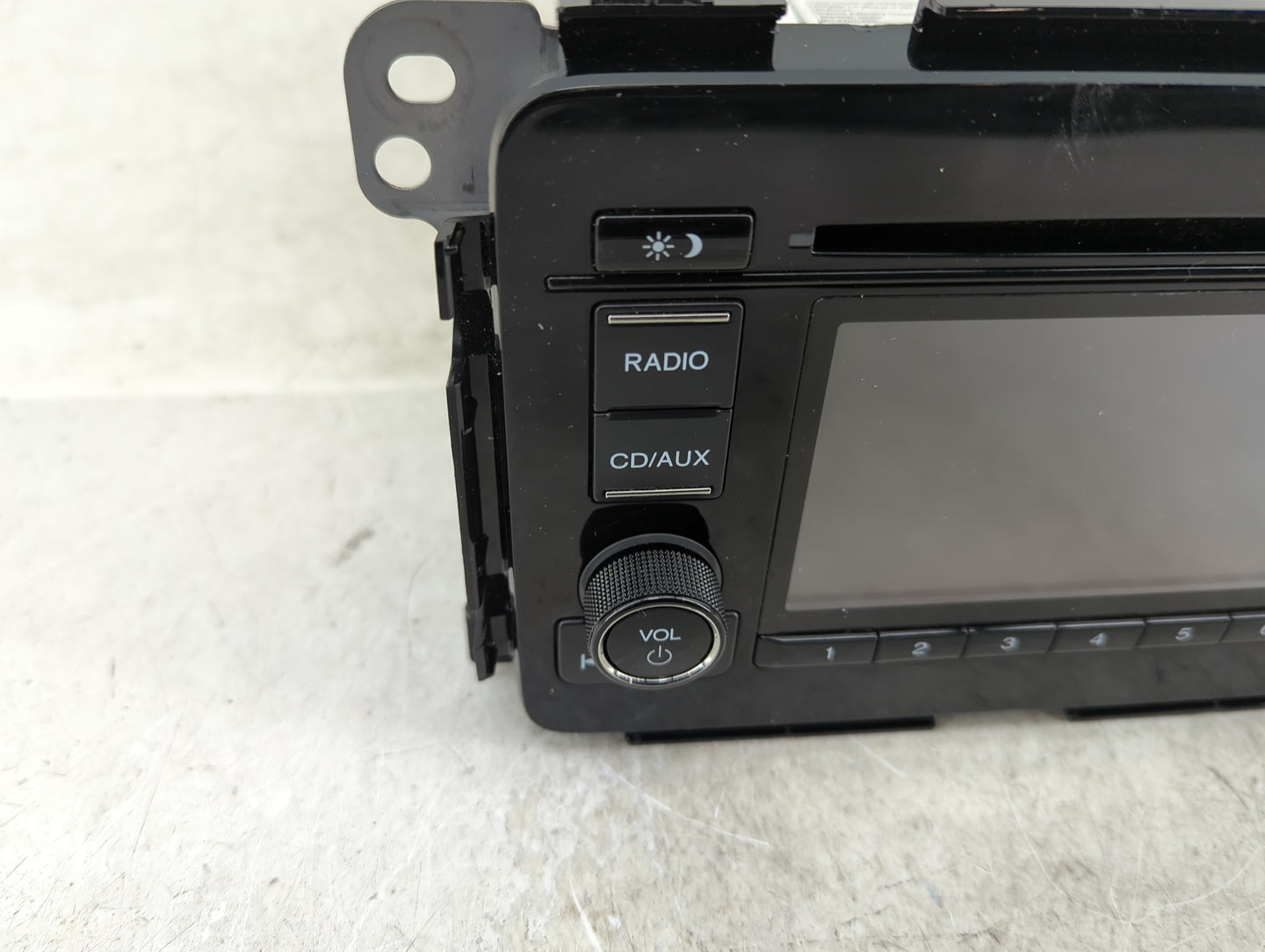 2018 Honda Hr-V Radio AM FM Cd Player Receiver Replacement P/N:39100-T7W-A110-M1 Fits OEM Used Auto Parts - Oemusedautoparts