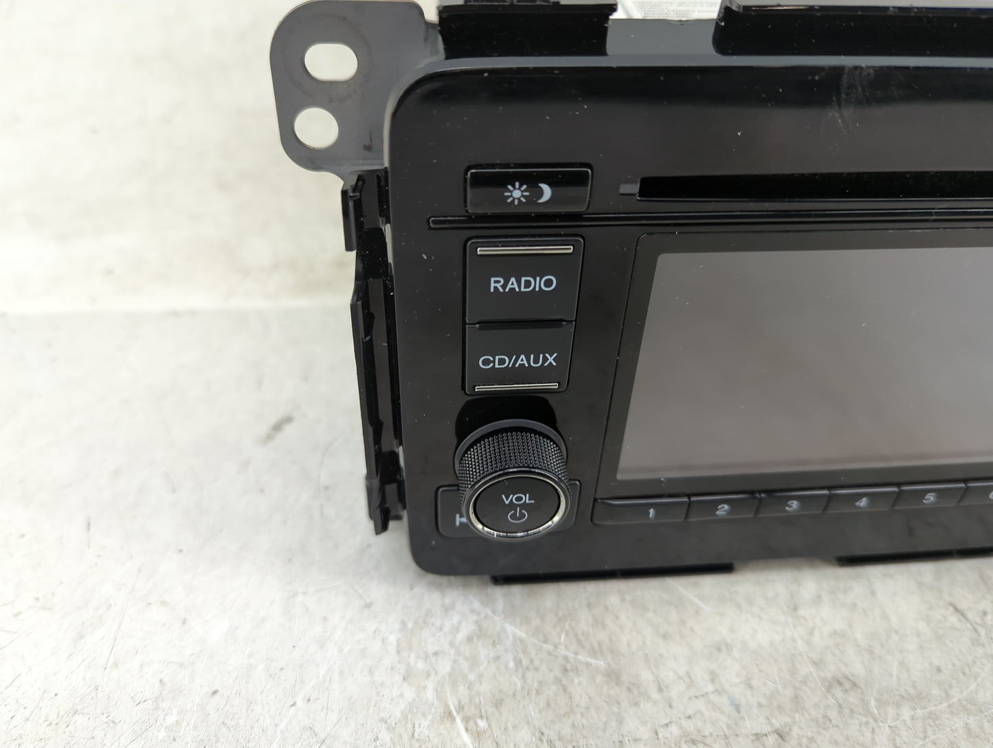 2018 Honda Hr-V Radio AM FM Cd Player Receiver Replacement P/N:39100-T7W-A110-M1 Fits OEM Used Auto Parts - Oemusedautoparts