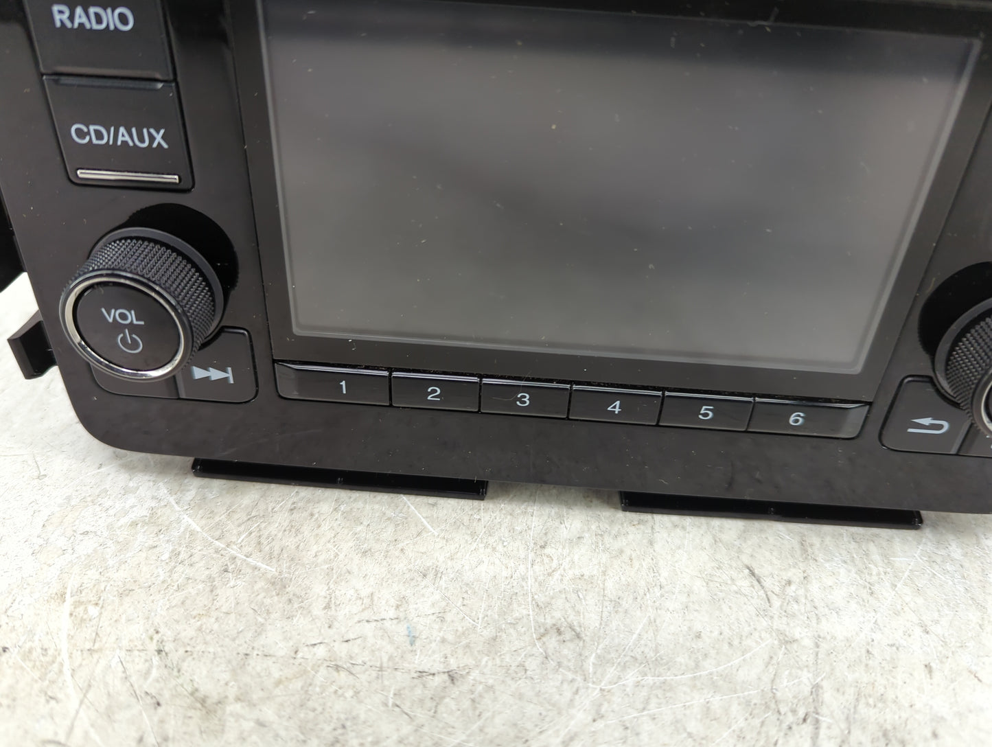 2018 Honda Hr-V Radio AM FM Cd Player Receiver Replacement P/N:39100-T7W-A110-M1 Fits OEM Used Auto Parts - Oemusedautoparts