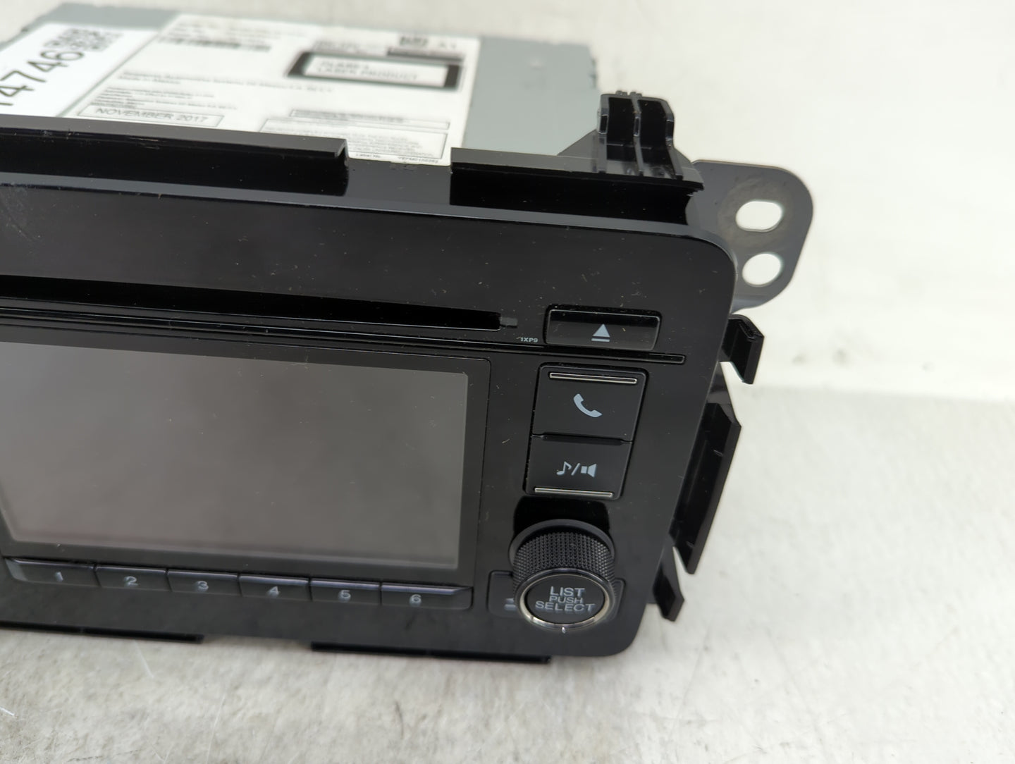 2018 Honda Hr-V Radio AM FM Cd Player Receiver Replacement P/N:39100-T7W-A110-M1 Fits OEM Used Auto Parts - Oemusedautoparts