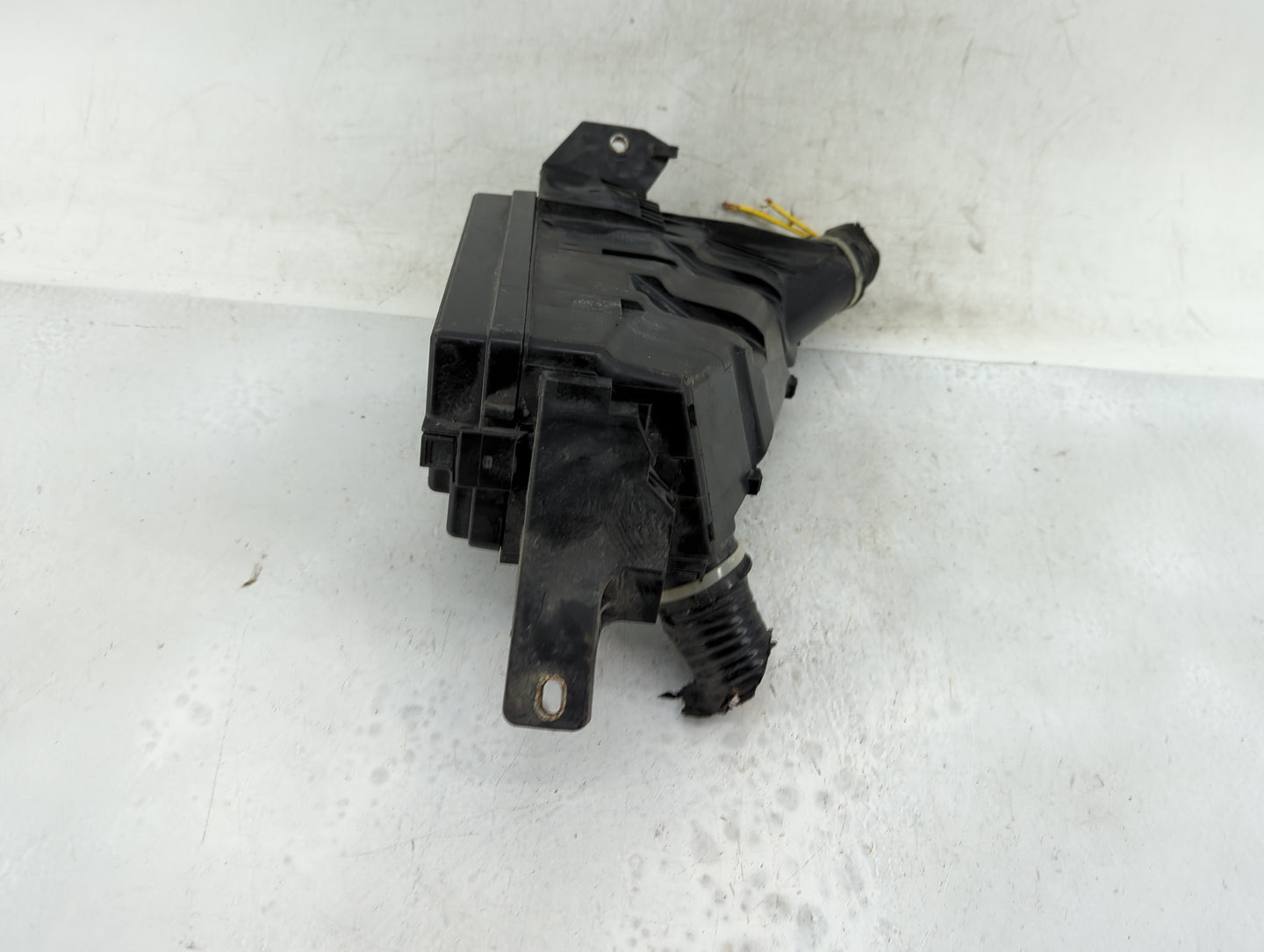 2016-2018 Honda Hr-V Fusebox Fuse Box Panel Relay Module Fits Fits 2016 2017 2018 OEM Used Auto Parts - Oemusedautoparts1.co