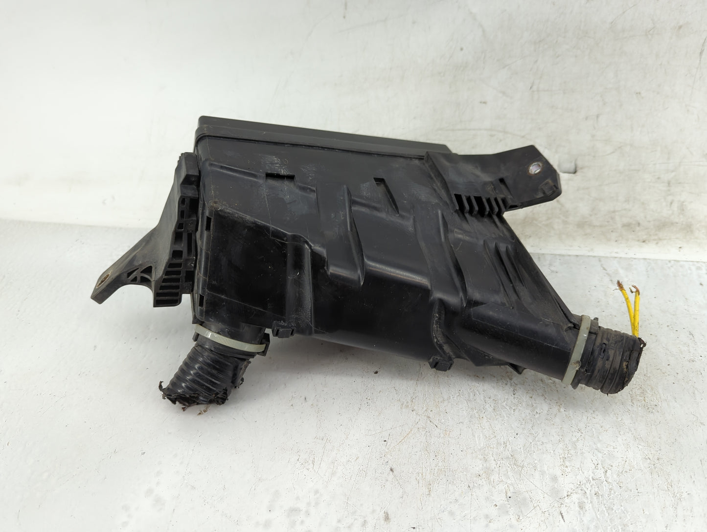 2016-2018 Honda Hr-V Fusebox Fuse Box Panel Relay Module Fits Fits 2016 2017 2018 OEM Used Auto Parts - Oemusedautoparts1.co