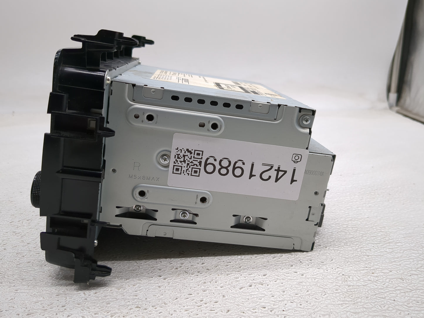 2018 Honda Hr-V Radio AM FM Cd Player Receiver Replacement P/N:39100-T7W-A110-M1 Fits OEM Used Auto Parts - Oemusedautoparts