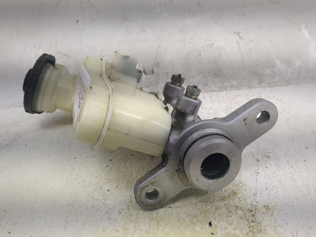 2016-2022 Honda Hr-v Brake Master Cylinder 1497292 - Oemusedautoparts1.com