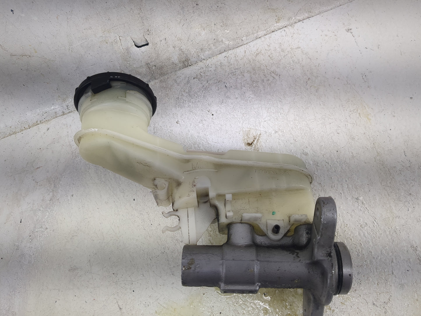 2016-2022 Honda Hr-v Brake Master Cylinder 1497292 - Oemusedautoparts1.com
