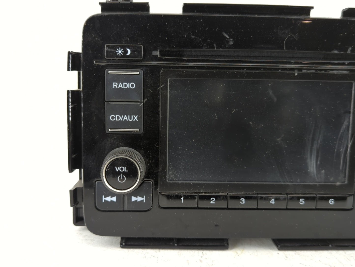 2018-2018 Honda Hr-v Am Fm Cd Player Radio Receiver - Oemusedautoparts1.com