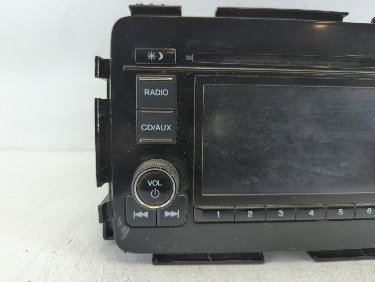 2018-2018 Honda Hr-v Am Fm Cd Player Radio Receiver - Oemusedautoparts1.com