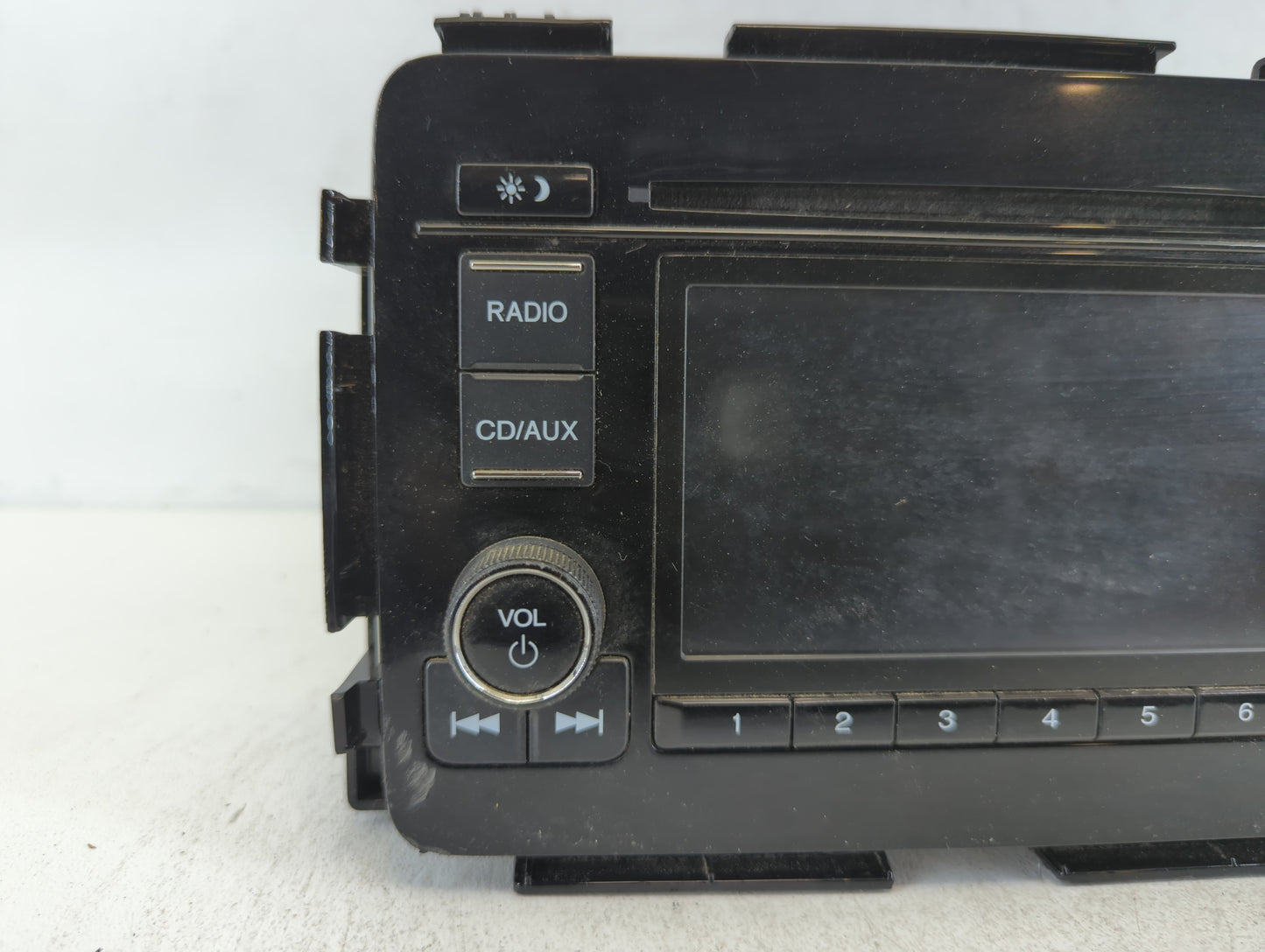 2018-2018 Honda Hr-v Am Fm Cd Player Radio Receiver - Oemusedautoparts1.com