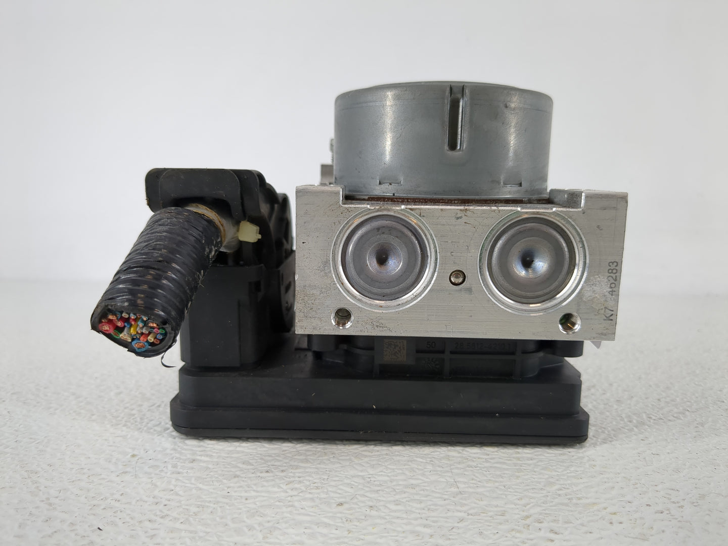 2018 Honda Odyssey ABS Pump Control Module Replacement P/N:57110THR A040M1 57110THR Fits OEM Used Auto Parts - Oemusedautopa