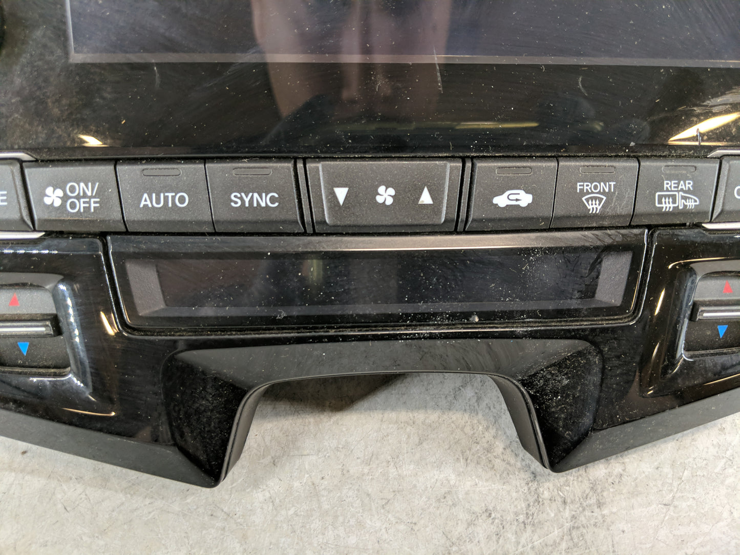 2018 Honda Odyssey Radio AM FM Cd Player Receiver Replacement P/N:79600THRA520M1 Fits OEM Used Auto Parts - Oemusedautoparts