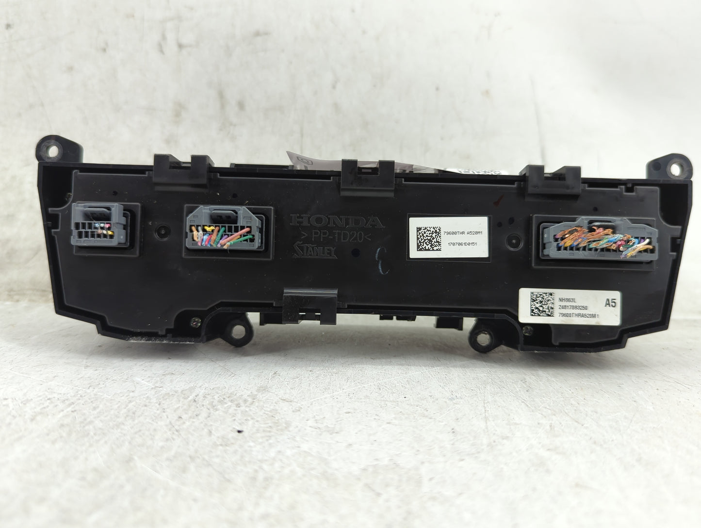 2018 Honda Odyssey Climate Control Module Temperature AC/Heater Replacement P/N:79600THRA520M1 Fits OEM Used Auto Parts - Oe