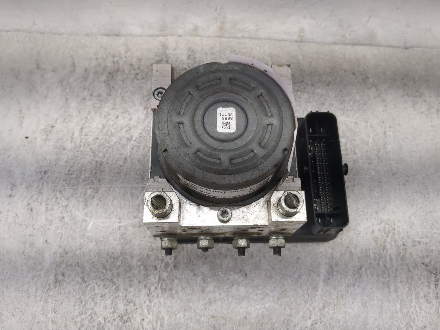 2018 Honda Odyssey ABS Pump Control Module Replacement P/N:57110THRA040M1 Fits OEM Used Auto Parts - Oemusedautoparts1.com