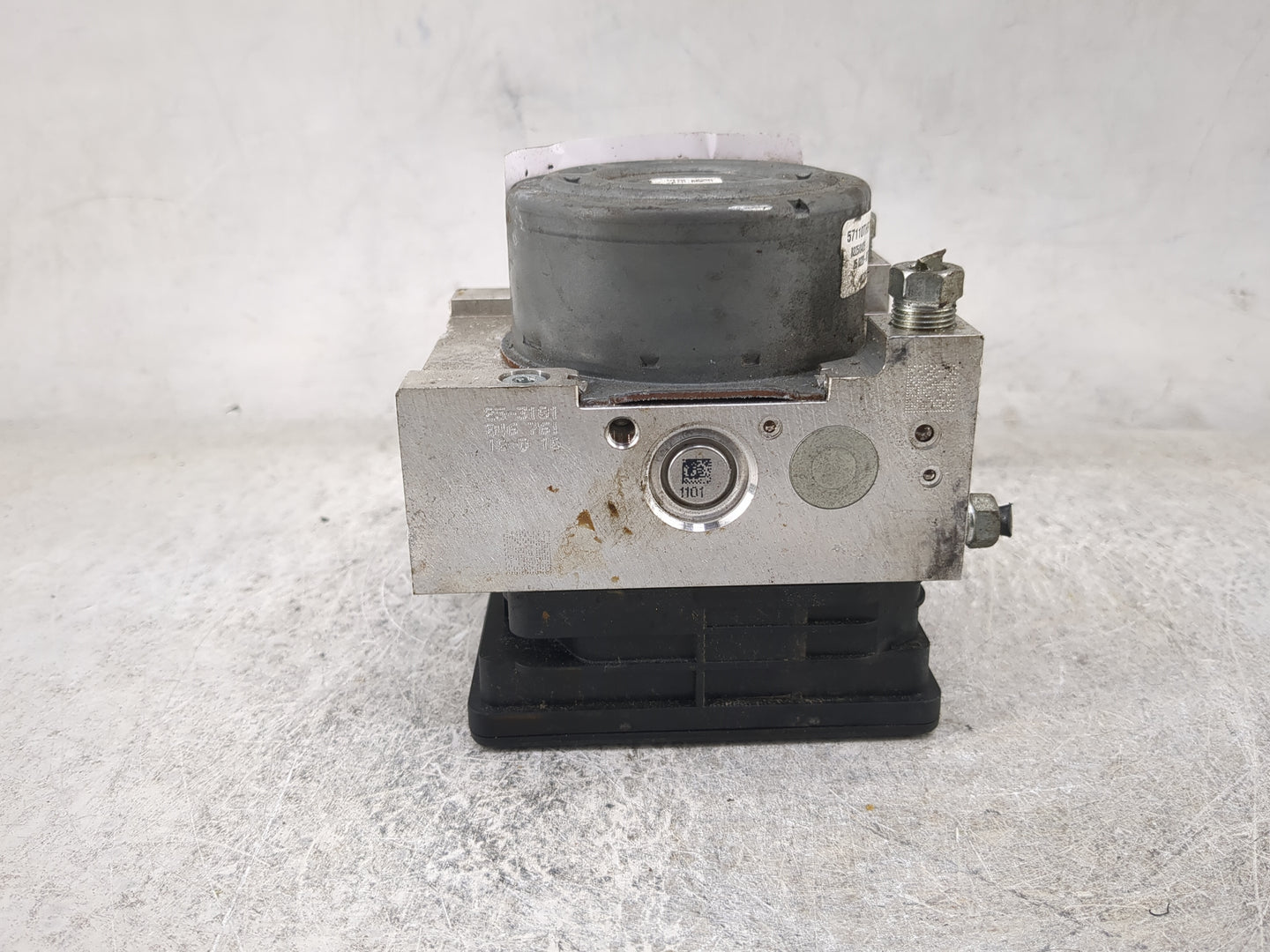 2018 Honda Odyssey ABS Pump Control Module Replacement P/N:57110THRA040M1 Fits OEM Used Auto Parts - Oemusedautoparts1.com