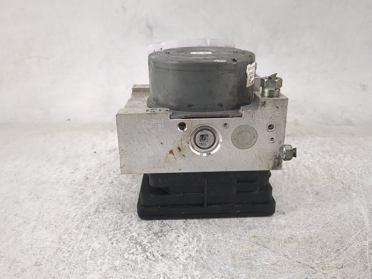 2018 Honda Odyssey ABS Pump Control Module Replacement P/N:57110THRA040M1 Fits OEM Used Auto Parts - Oemusedautoparts1.com