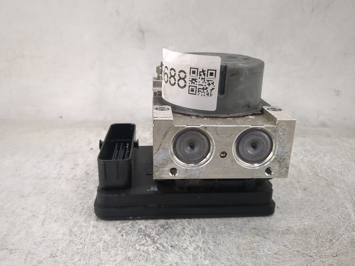 2018 Honda Odyssey ABS Pump Control Module Replacement P/N:57110THRA040M1 Fits OEM Used Auto Parts - Oemusedautoparts1.com