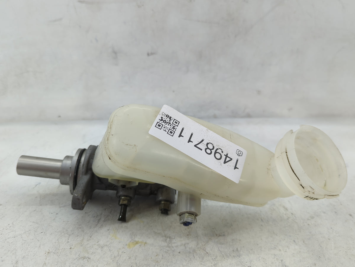 2018 Honda Odyssey Brake Master Cylinder 1498711 - Oemusedautoparts1.com