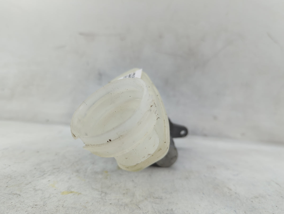 2018 Honda Odyssey Brake Master Cylinder 1498711 - Oemusedautoparts1.com