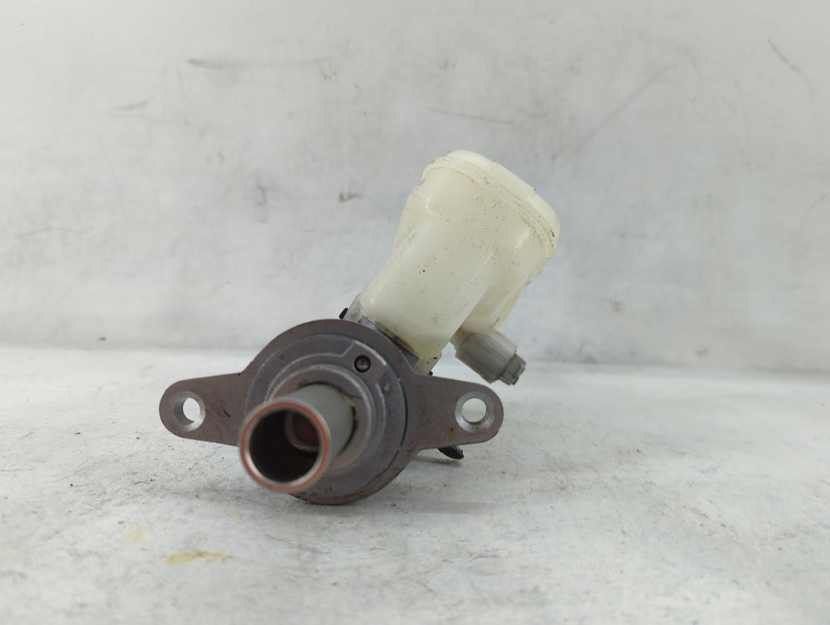 2018 Honda Odyssey Brake Master Cylinder 1498711 - Oemusedautoparts1.com
