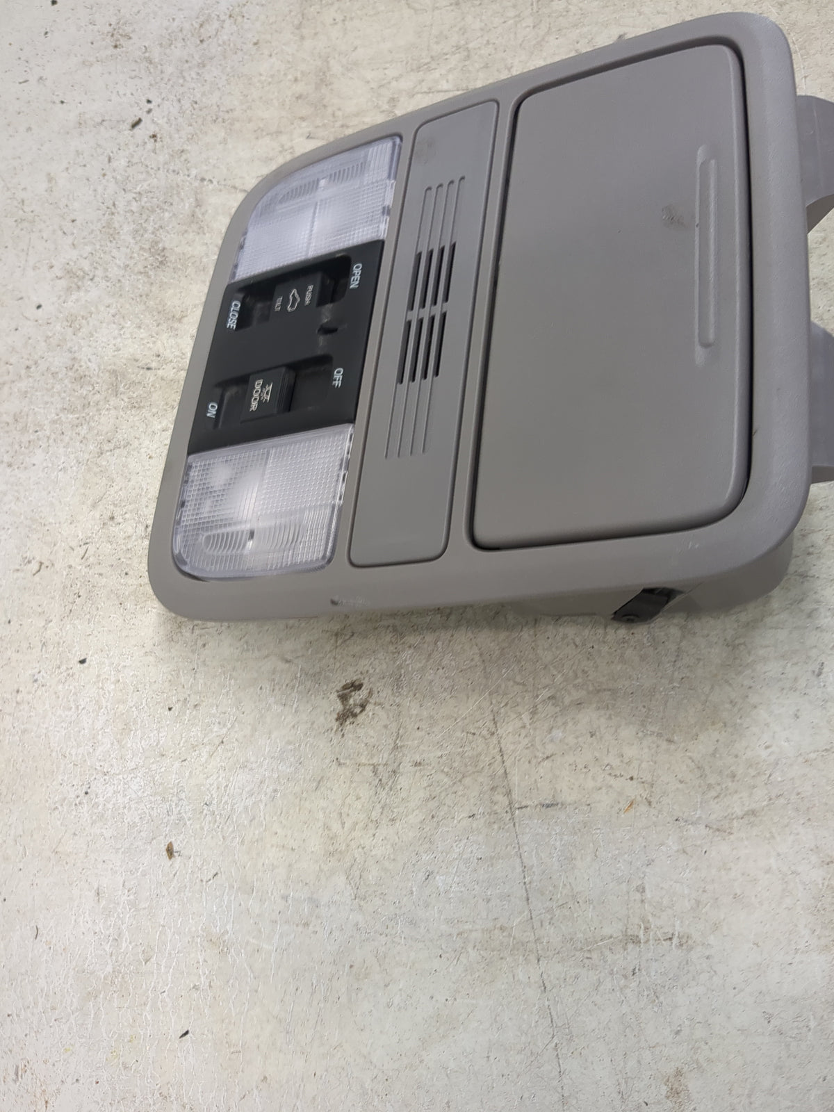 2018 Honda Odyssey Overhead Roof Console 1516139 - Oemusedautoparts1.com