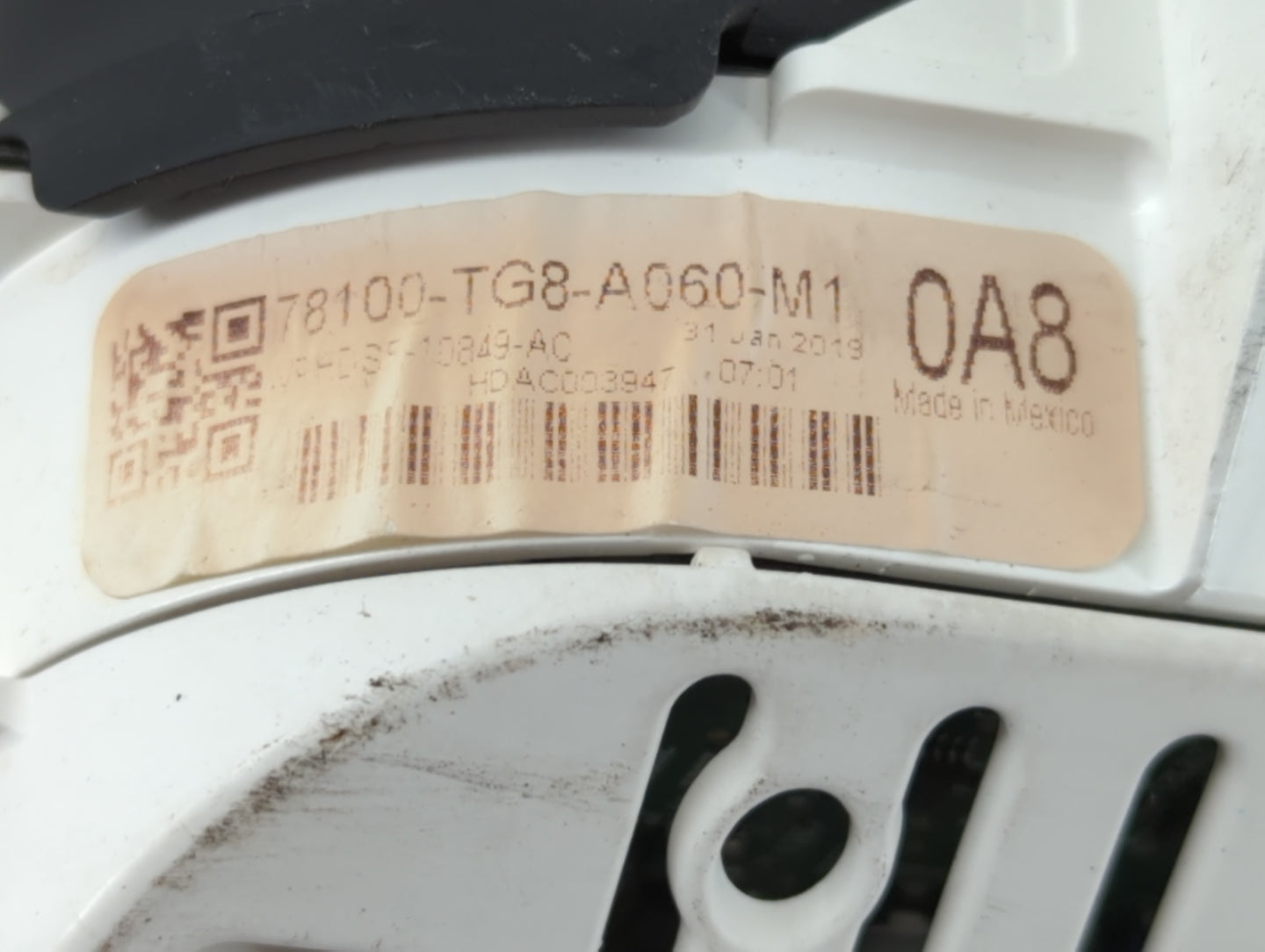 2017-2018 Honda Pilot Instrument Cluster Speedometer Gauges P/N:78100-TG8-A060-M1 Fits Fits 2017 2018 OEM Used Auto Parts - 