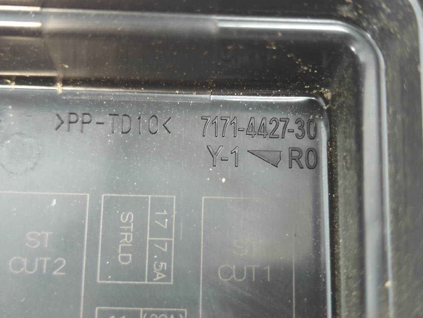 2016-2018 Honda Pilot Fusebox Fuse Box Panel Relay Module P/N:7171-4427-30 Fits Fits 2016 2017 2018 OEM Used Auto Parts - Oe