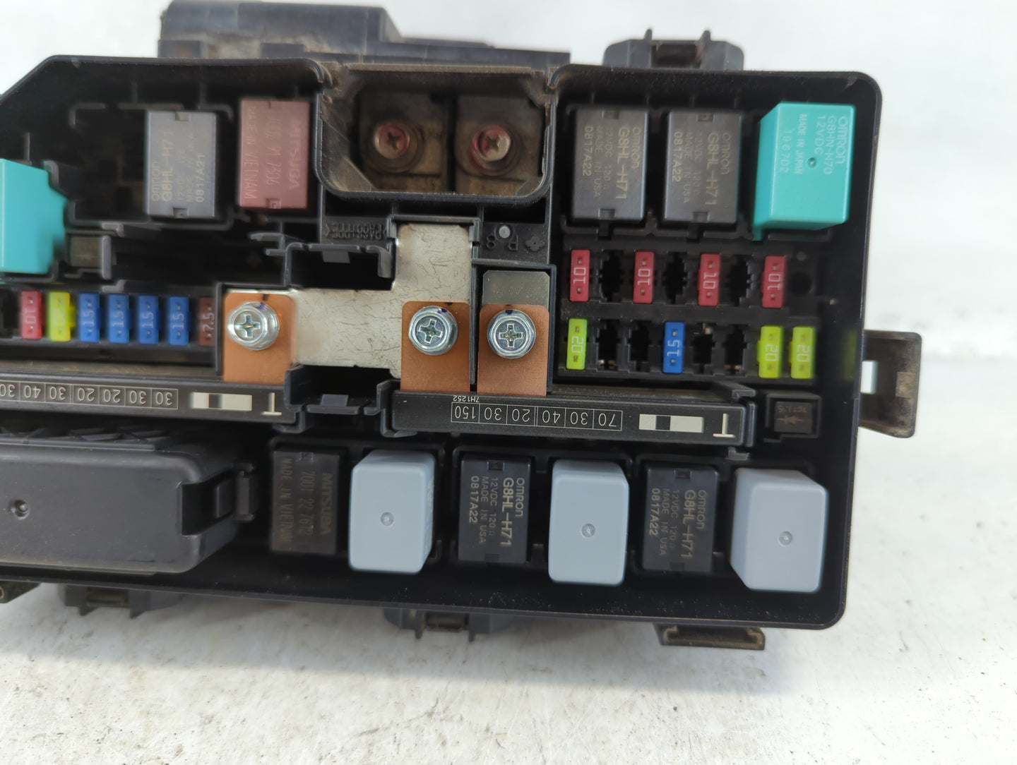 2016-2018 Honda Pilot Fusebox Fuse Box Panel Relay Module P/N:386420171012 Fits Fits 2016 2017 2018 OEM Used Auto Parts - Oe