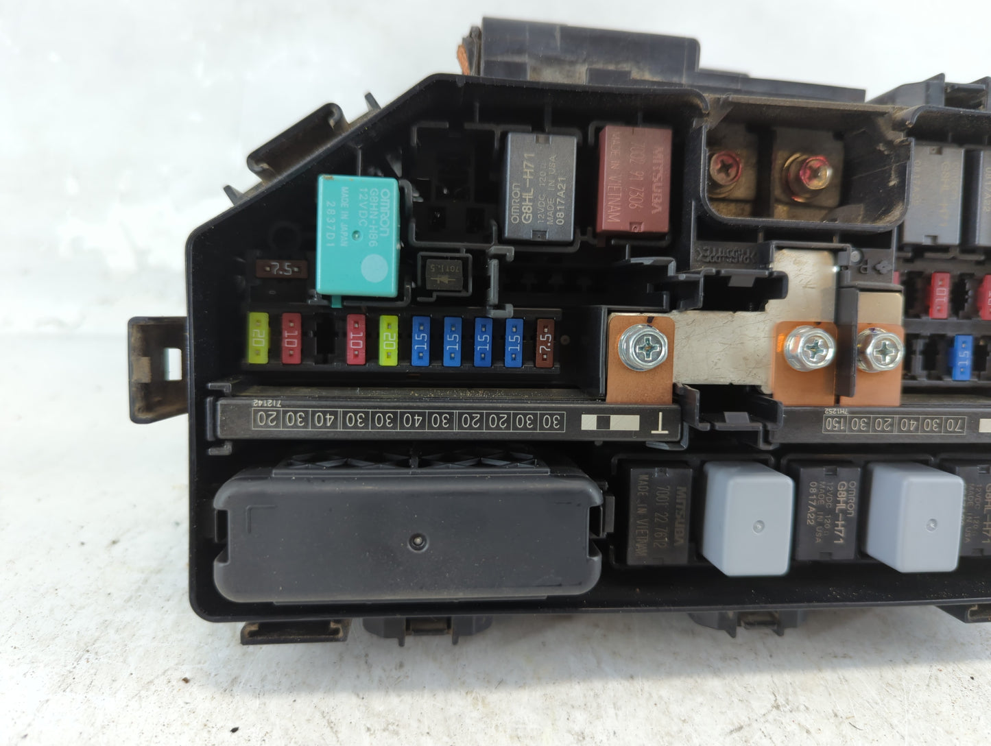 2016-2018 Honda Pilot Fusebox Fuse Box Panel Relay Module P/N:386420171012 Fits Fits 2016 2017 2018 OEM Used Auto Parts - Oe