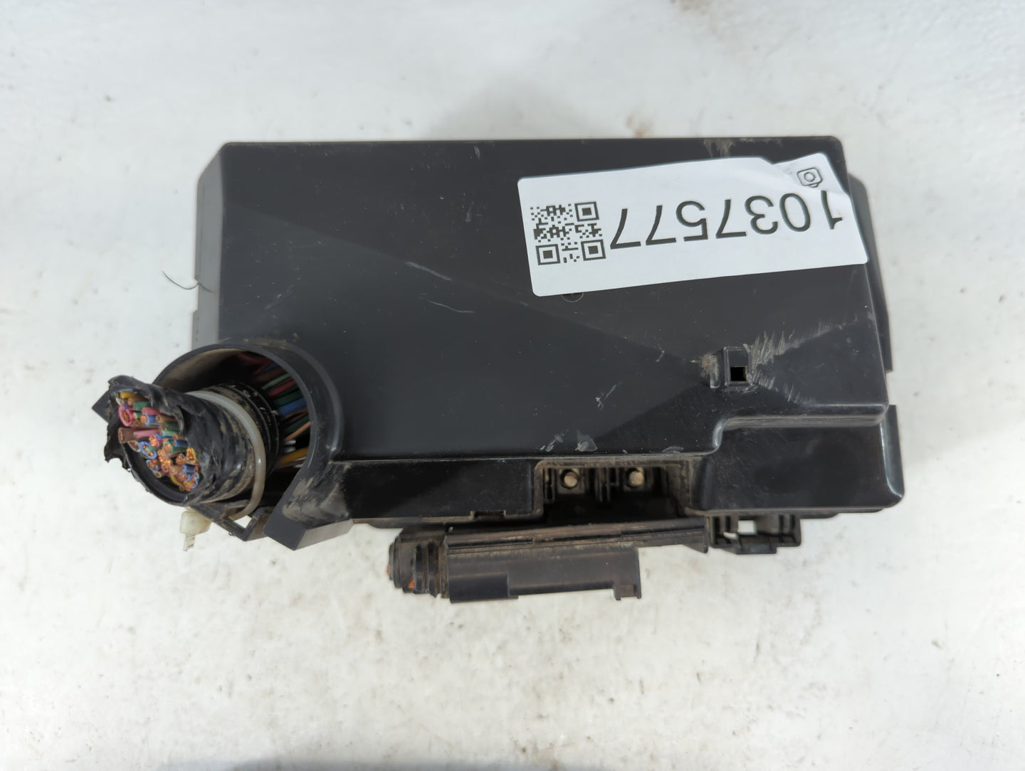 2016-2018 Honda Pilot Fusebox Fuse Box Panel Relay Module P/N:386420171012 Fits Fits 2016 2017 2018 OEM Used Auto Parts - Oe