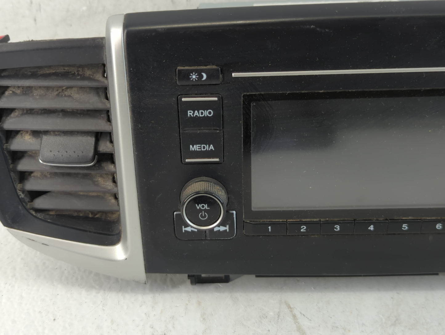 2016-2019 Honda Pilot Radio AM FM Cd Player Receiver Replacement P/N:39100-TG7-A21 Fits Fits 2016 2017 2018 2019 OEM Used Au