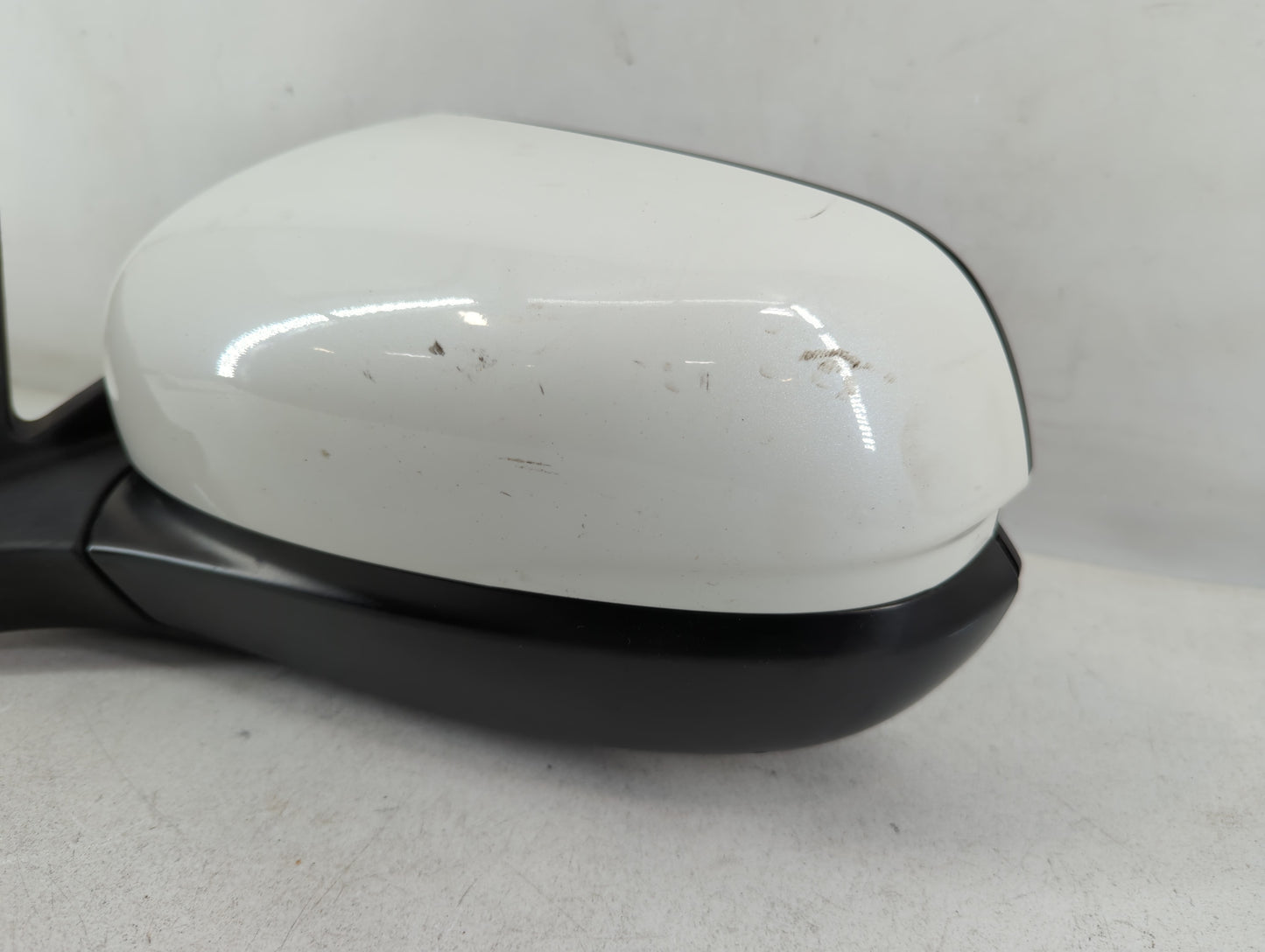 2017-2018 Honda Pilot Driver Side View Mirror - Left Door Mirror OEM Used - Oemusedautoparts1.com