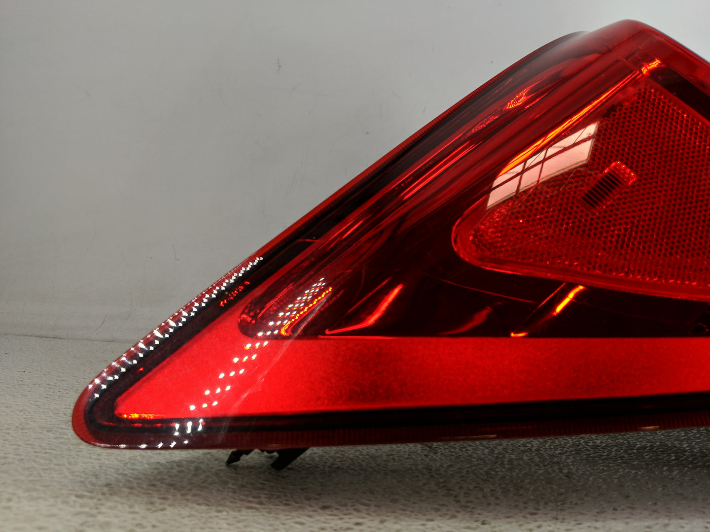 2016-2018 Honda Pilot Tail Light Assembly Driver Left OEM P/N:2XL 949 442-11 Fits Fits 2016 2017 2018 OEM Used Auto Parts - 