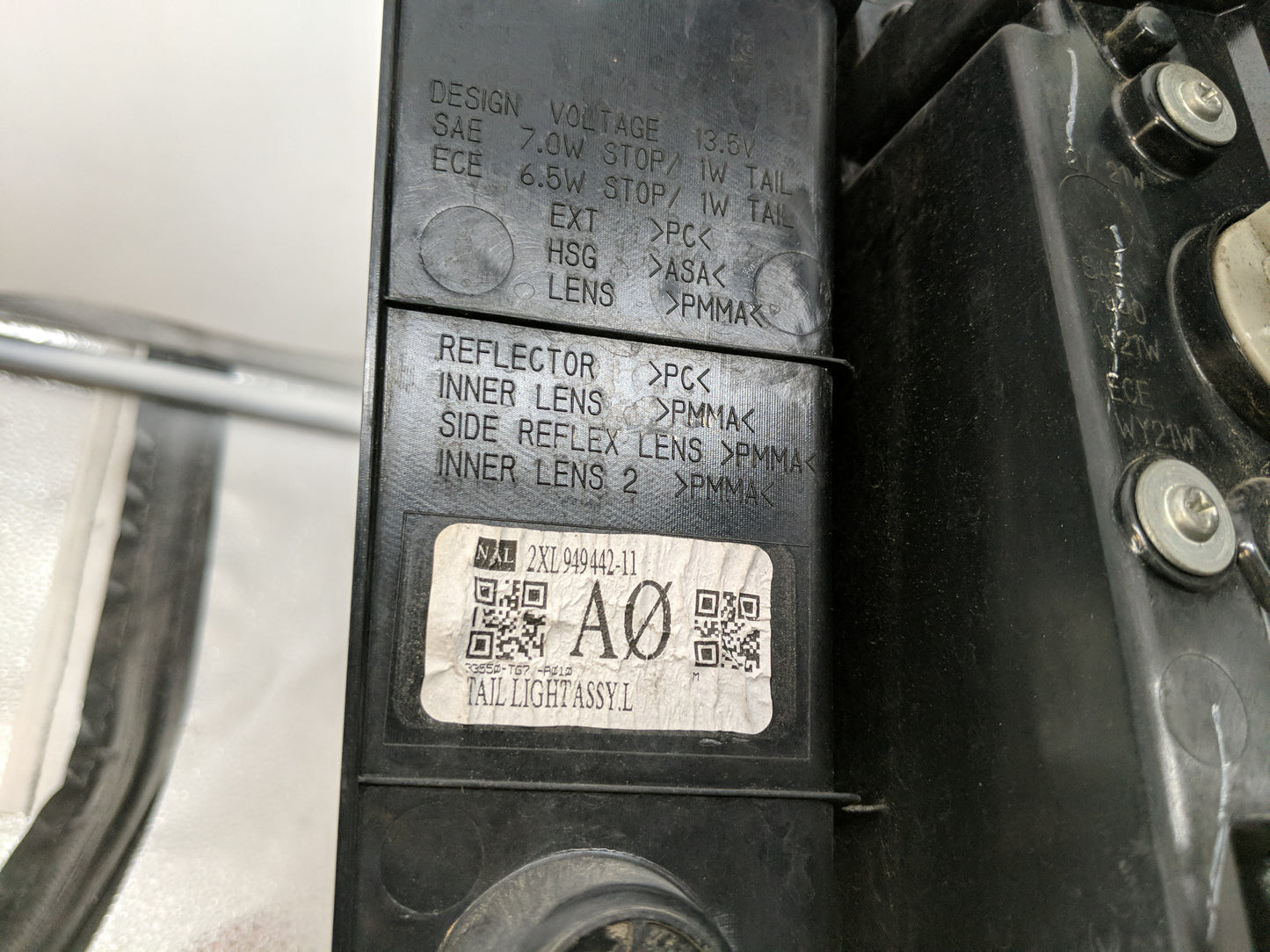2016-2018 Honda Pilot Tail Light Assembly Driver Left OEM P/N:2XL 949 442-11 Fits Fits 2016 2017 2018 OEM Used Auto Parts - 