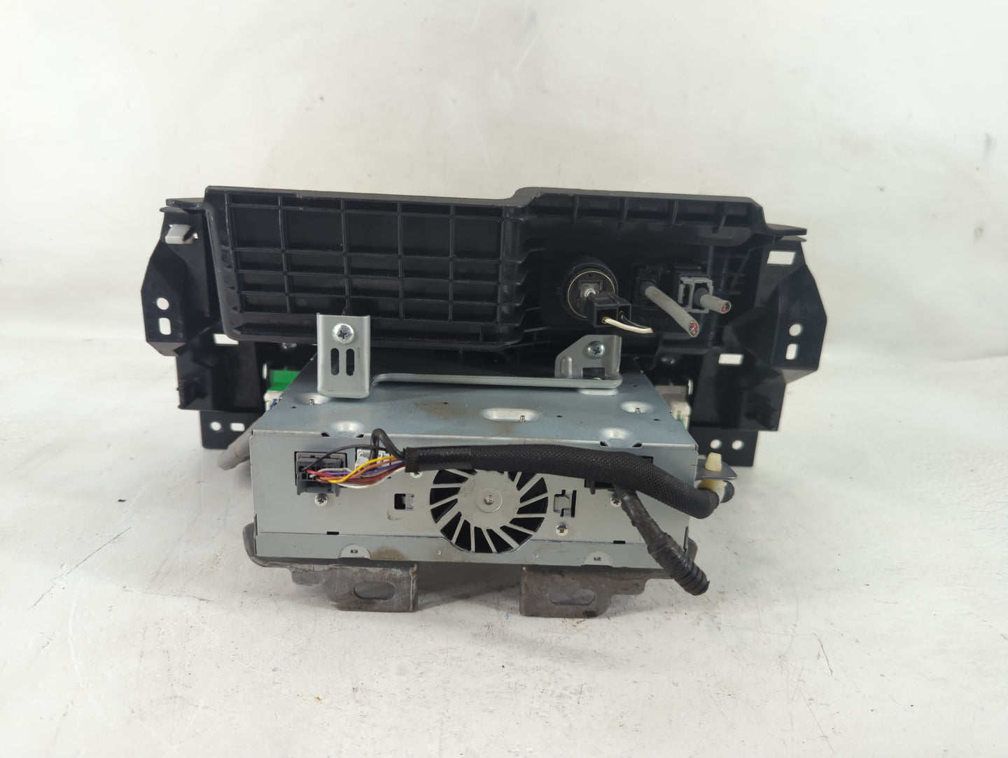 2016-2019 Honda Pilot Radio AM FM Cd Player Receiver Replacement P/N:39110-TG7-A71-M1 Fits Fits 2016 2017 2018 2019 OEM Used