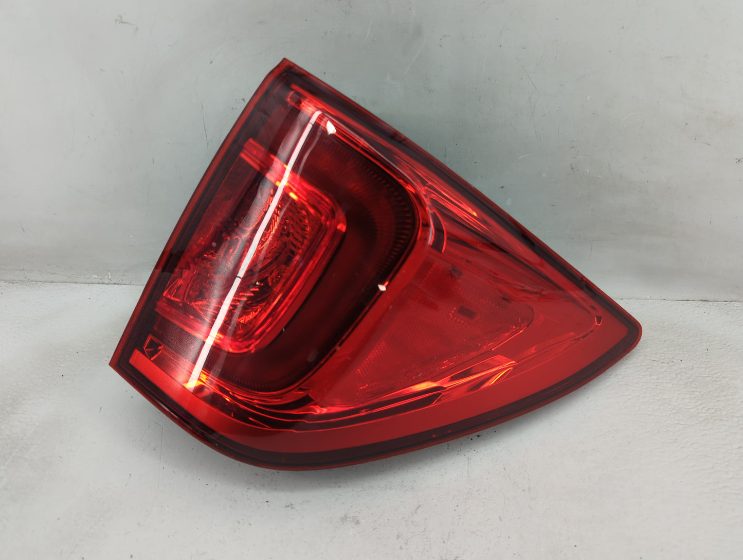 2016-2018 Honda Pilot Tail Light Assembly Passenger Right OEM P/N:949442-12 11-6829-00-1N Fits Fits 2016 2017 2018 OEM Used 